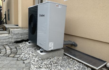 Arotherm plus 7 kw side